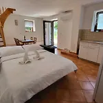 Peaceful Countryside With Terrace - One Bedroom With Terrace Nyaraló *