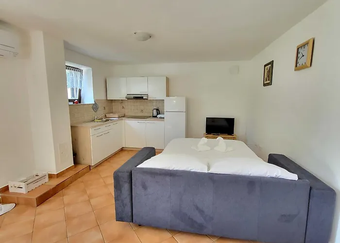 Peaceful Countryside With Terrace - One Bedroom With Terrace Tatil Evi